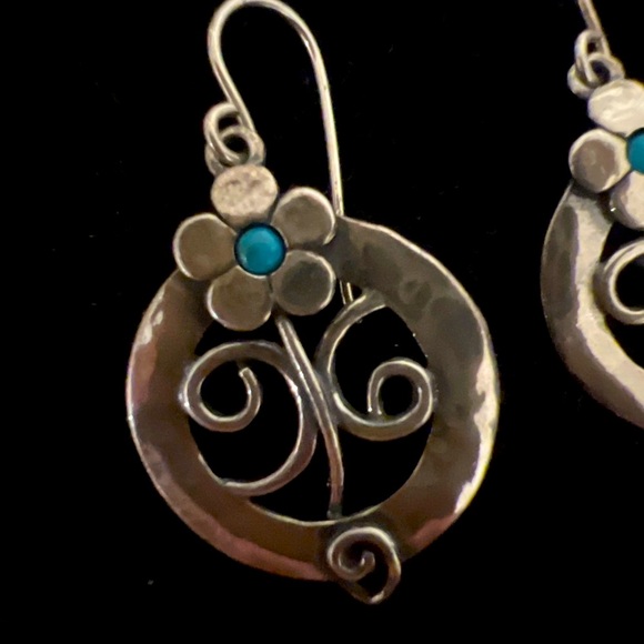 Silver Dangle Earrings w/ Floral Motiff - Picture 2 of 3